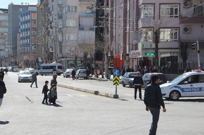Diyarbakır’da Sur’a Çıkan Tüm Yollar Kapatıldı
