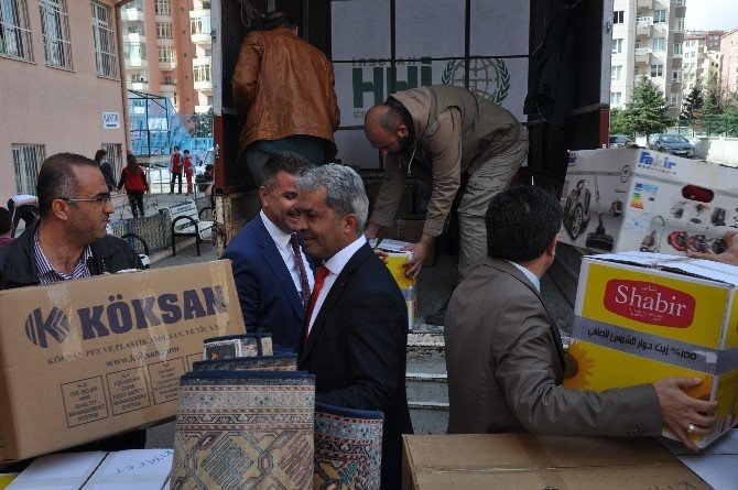 Öğrenciler Kendi Harçlıkları İle Bayırbucak Türkmenlerine Yardım Gönderdi