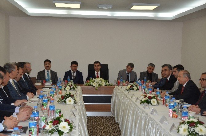 İl Ve Bölge Müdürleri Vali Düzgün Başkanlığında Erciyes’te Toplandı