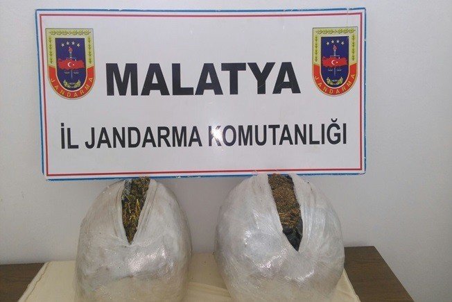 Malatya’da Kaçak Sigara Ve Esrar Operasyonları