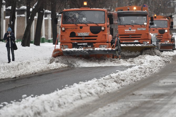Moskova’da rekor kar; araç kuyrukları 3 bin kilometreyi geçti