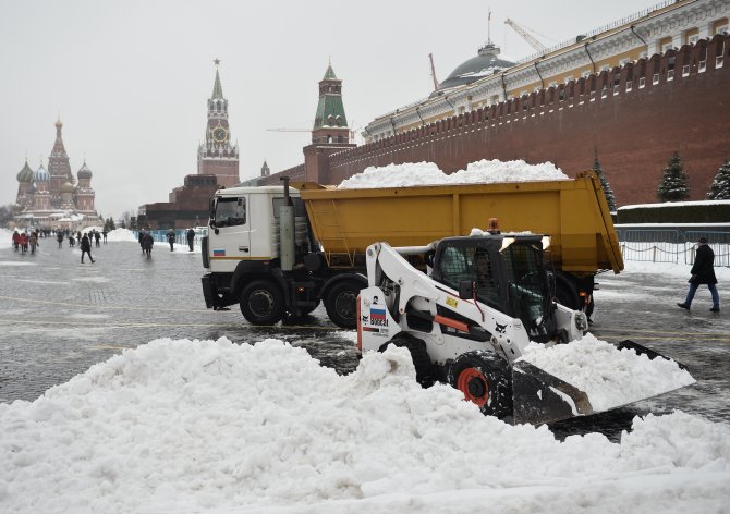 Moskova’da rekor kar; araç kuyrukları 3 bin kilometreyi geçti