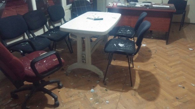 Sakarya’da Belediyeye Taşlı Saldırı