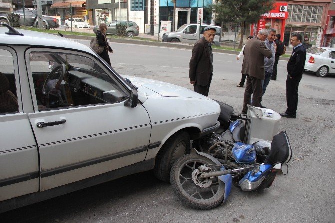 Otomobil Motosiklete Çarptı: 1 Yaralı
