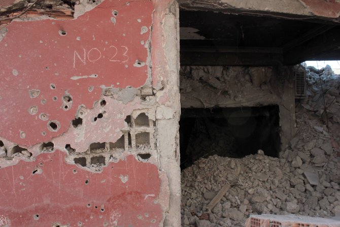Cizre’de yasak kalktı, enkaza dönen evler ortaya çıktı