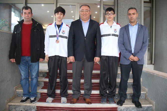 Yalova Belediyesporlu Sporcular Salman’ı Ziyaret Etti