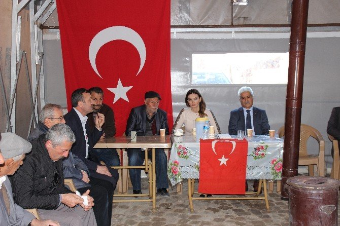 Azerbaycan Milletvekili Ganire Paşayeva Şehit Burhan Kaplan’ın Ailesini Ziyaret Etti
