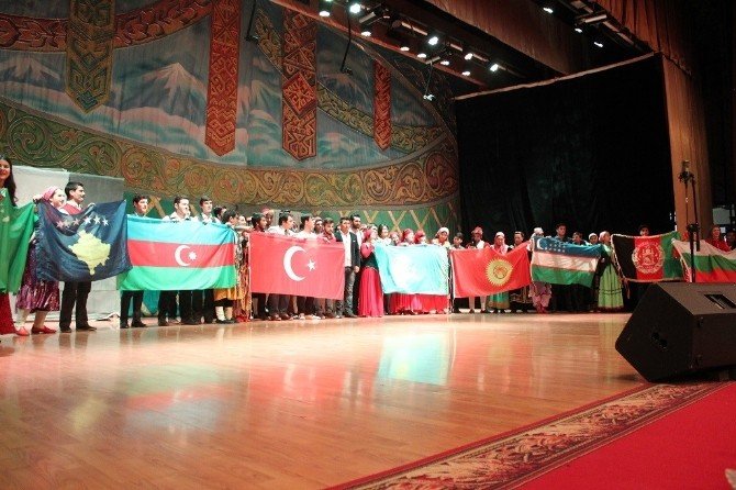 Türk Ve Rus Öğrencilerden Dünyaya ’Barış Ve Kardeşlik’ Mesajı