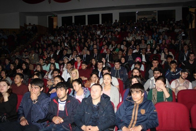 Türk Ve Rus Öğrencilerden Dünyaya ’Barış Ve Kardeşlik’ Mesajı