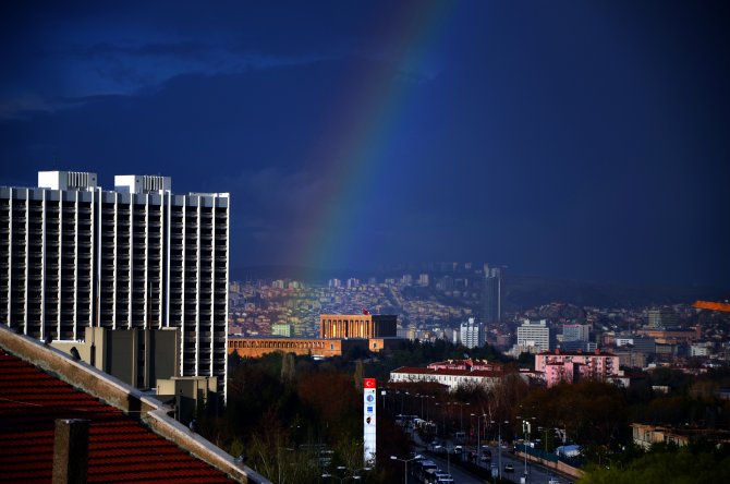 Ankara’da yağmur sonrası kartpostallık gökkuşağı görüntüsü
