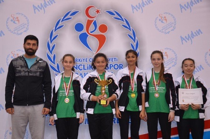 Yıldız Kızlar Badminton Şampiyonları Belli Oldu