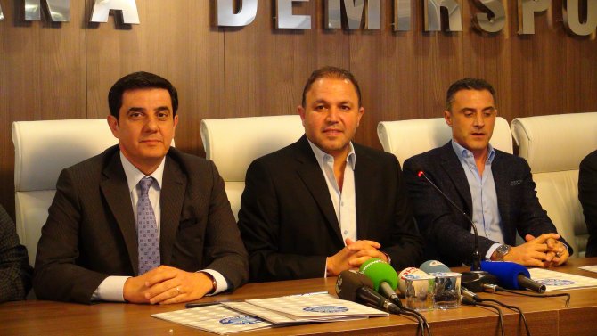 Tayfur Havutçu Adana Demirspor’la 1,5 yıllık anlaşma imzaladı