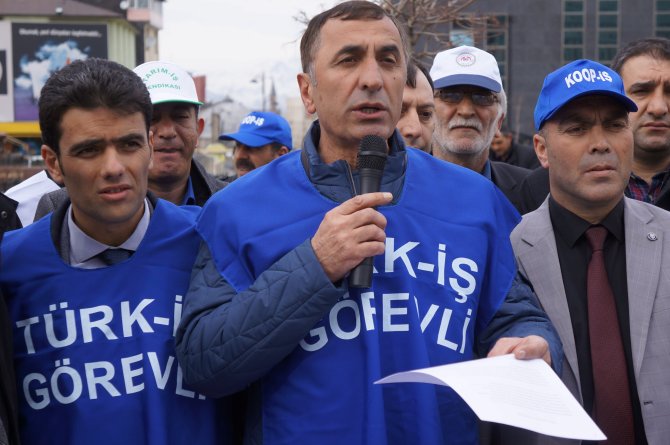 Türk-İş, kiralık işçi yasasına 'hayır' için imza kampanyası başlattı