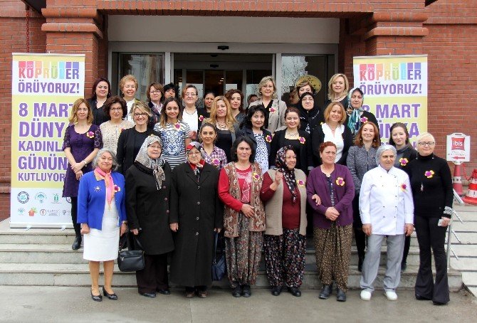 Eskişehirli Kadınlar 8 Mart Kutlamaları İçin Bir Araya Geldi