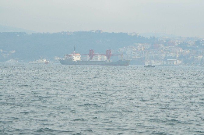 İstanbul Boğazı’ndan Rus Donanması’na Ait Gemi Geçti