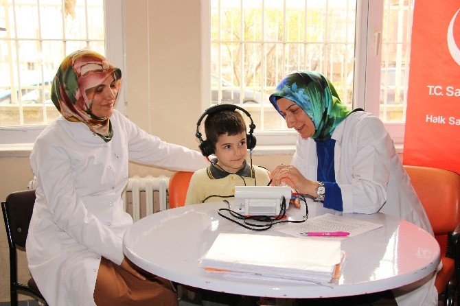 Öğrencilere İşitme Tarama Testi Uygulanmaya Başlandı