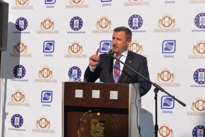 Kütahya Valisi Şerif Yılmaz, Gürallar'ı şehre ihanet etmekle suçladı