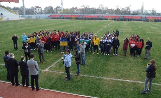 Genç Kızlar Futbol Turnuvası Tavşanlı’da Başladı