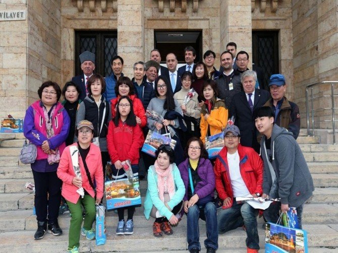 Güney Koreli Turist Kafilesinden Amasya Valiliği’ne Ziyaret