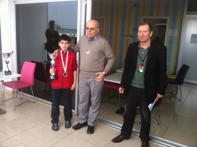 Satrançta birinci yine Fatih Koleji'nden