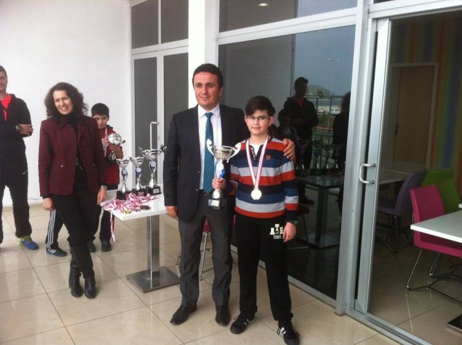 Satrançta birinci yine Fatih Koleji'nden