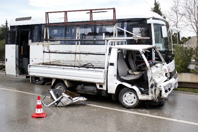 Antalya’da Trafik Kazası: 1 Yaralı