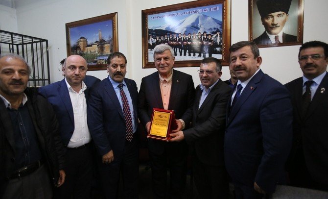 Başkan Karaosmanoğlu, Erzurumlular’a Konuk Oldu
