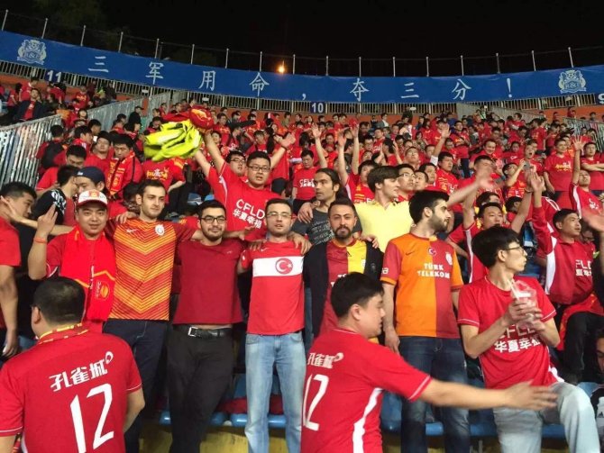 Beşiktaş'lı Ersan'ı Galatasaraylılar Çin'de yalnız bırakmadı