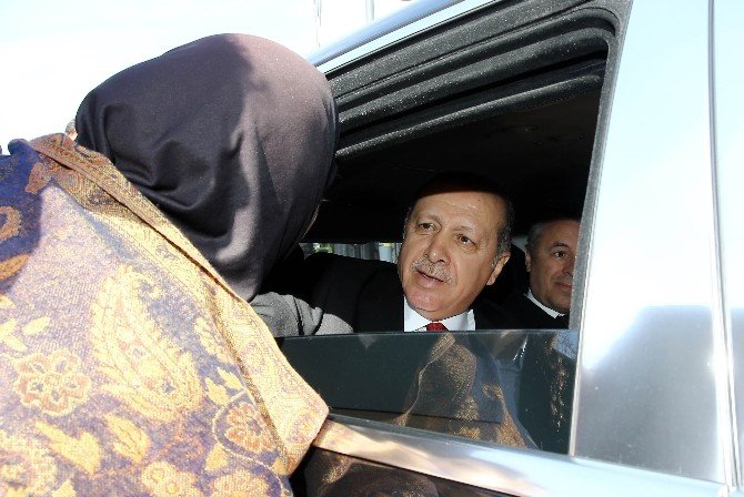 Cumhurbaşkanı Erdoğan’ın Konvoyunu Durdurup Selfie Yaptı