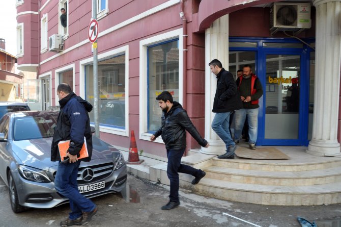 Edirne polisi vakıf, dernek, yurt ve bir işyerinde arama yaptı