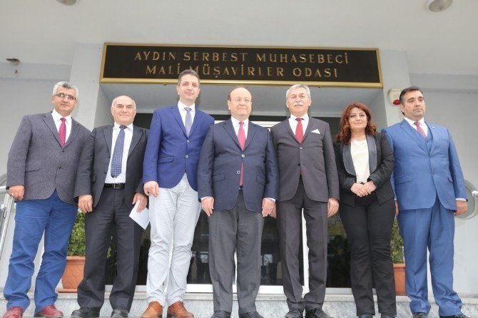 Başkan Özakcan, Aydın SMMMO’yu Ziyaret Etti