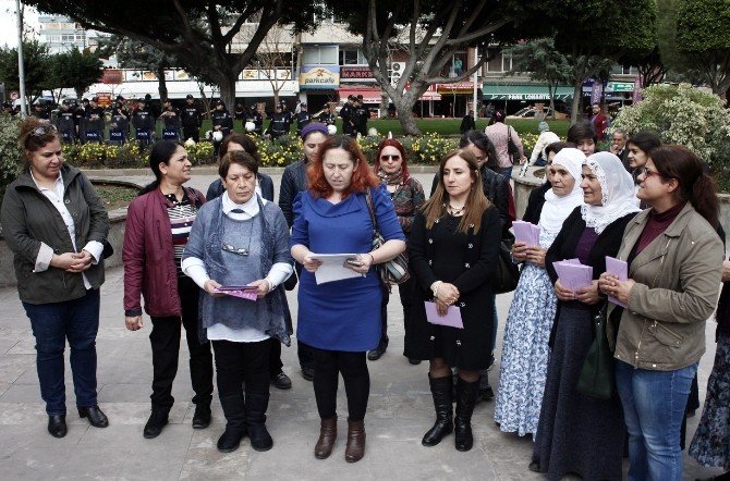 Cezaevindeki Kadınlara 8 Mart Kartı Gönderdiler