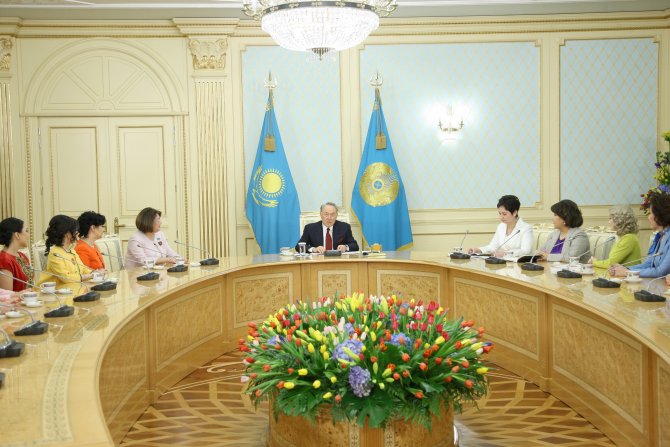 Nazarbayev: Kadınlar benim en büyük destekçilerim