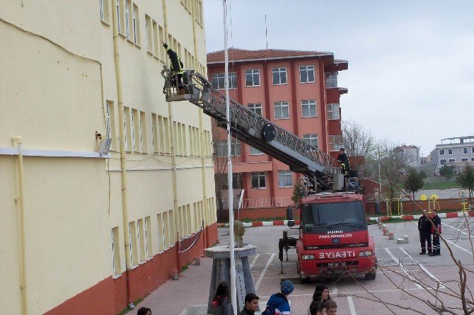 Şehit Ersan Yenici Anadolu Lisesinde Sivil Savunma Tatbikatı Yapıldı