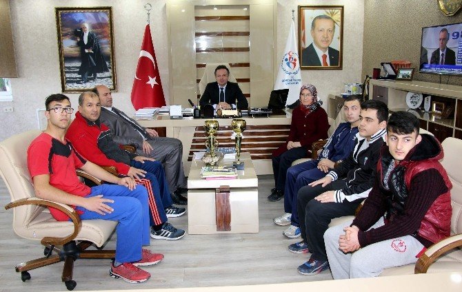 Manisalı Görme Engelliler Ankara’dan 25 Madalya İle Döndü