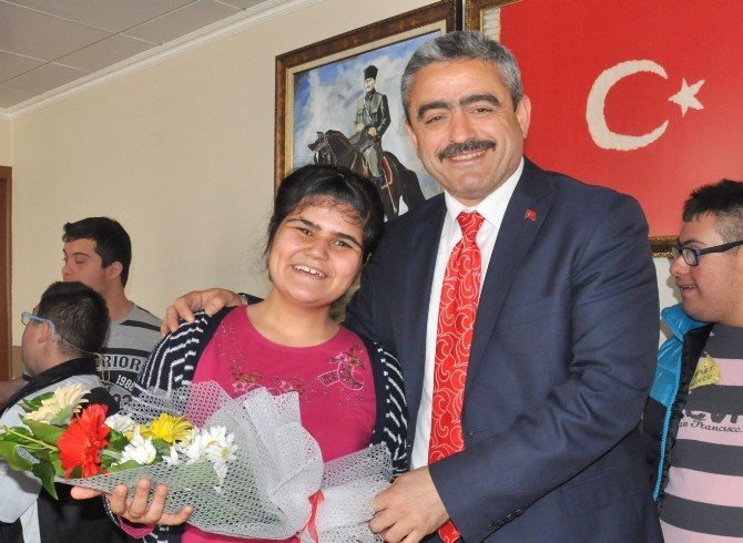 Güzelköy Özel Eğitim Uygulama Merkezi Öğrencileri Alıcık’ı Ziyaret Etti