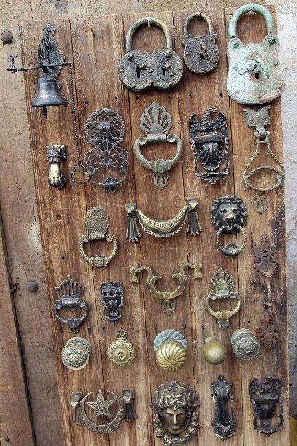 Osmanlı’dan Günümüze Kalan Kapı Tokmakları Yaşatılıyor