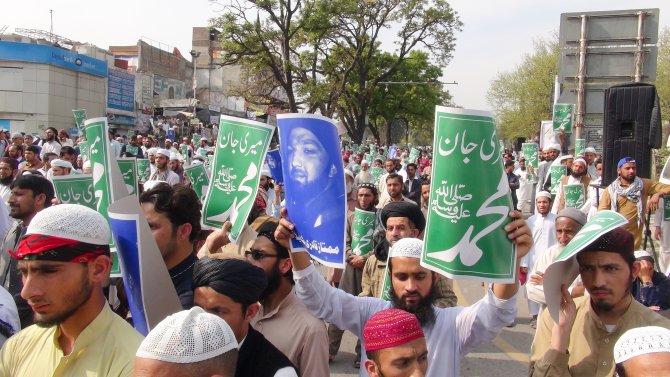 Pakistan’da valiyi öldüren Kadri'nin idamı protesto edilmeye devam ediyor