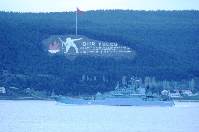 Rus Savaş Gemisi Çanakkale Boğazı’ndan Geçti