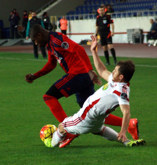 Mersin İdmanyurdu: 0 - Medicana Sivasspor: 0 (İlk yarı)