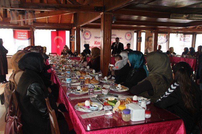 Eğitim Bir-sen Bilecik Kadınlar Komisyonu Üyeleri Kahvaltıda Bir Araya Geldi