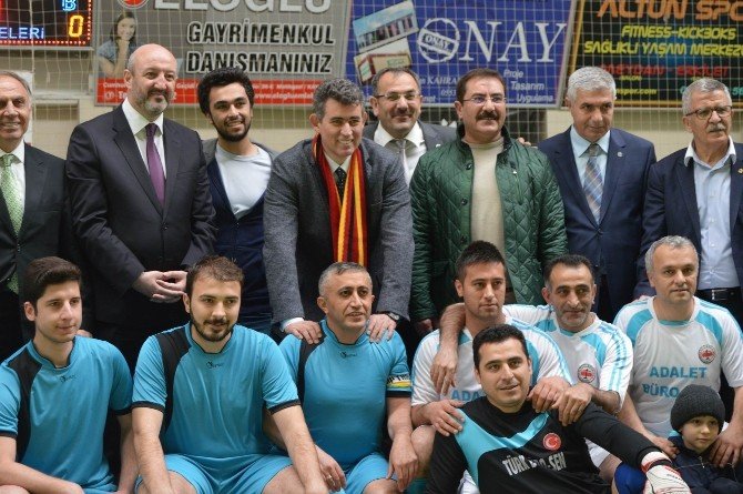 Tahsin Cırdı Futbol Turnuvası, TBB Başkanı Feyzioğlu’nun Topa Vuruşuyla Başladı