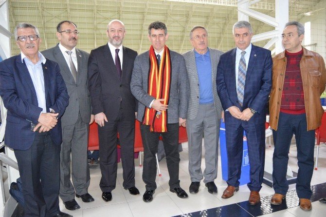 Tahsin Cırdı Futbol Turnuvası, TBB Başkanı Feyzioğlu’nun Topa Vuruşuyla Başladı