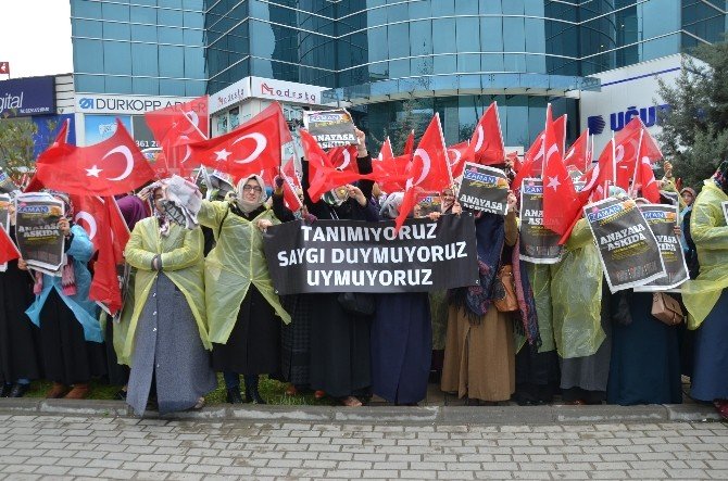 Zaman Gazetesi’ne Kayyum Atanması Bursa’da Protesto Edildi