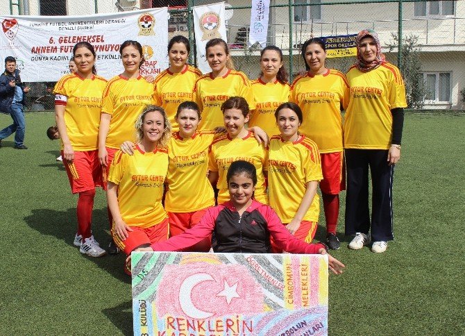 Kadınlar, Şiddete Hayır Diyerek Futbol Oynadılar