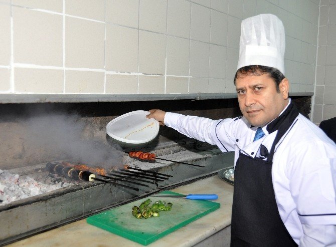 AB Bakan Yardımcısı Şahin, Yemişhan’da Mangal Başına Geçti