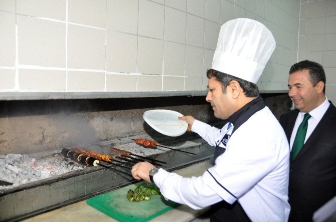 AB Bakan Yardımcısı Şahin, Yemişhan’da Mangal Başına Geçti