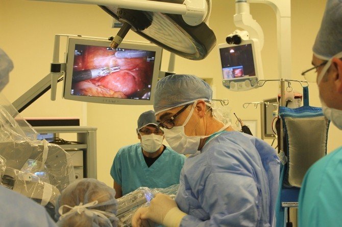 Kadın Doğum Uzmanlarına Robotik Cerrahi Kursu