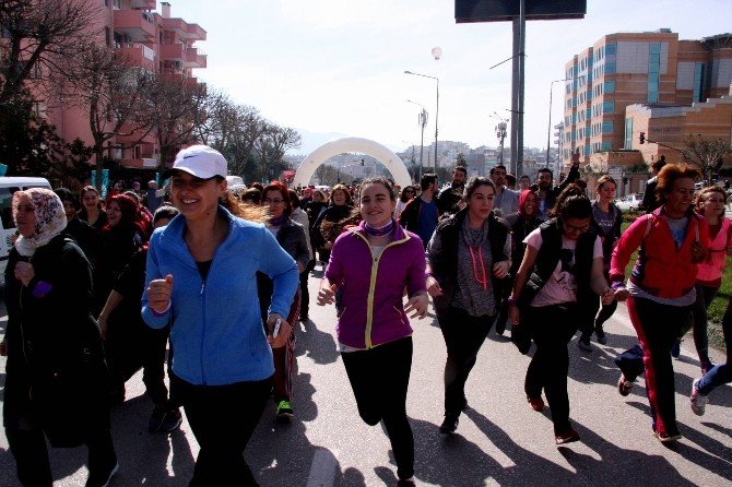 Nilüferli Kadınlardan 8 Mart Koşusu