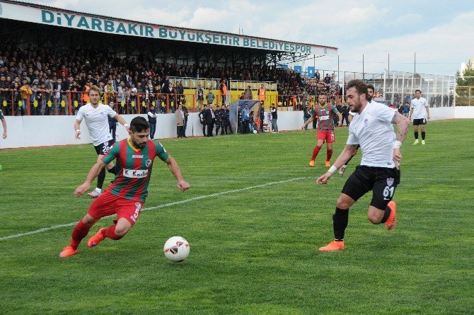 Amed Sfk Evinde Mağlup